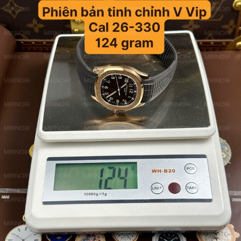 Dong-Ho-Patek-Philippe-Aquanaut-5167R-Che-Tac-Tinh-Chinh-Trong-Luong-124-Gram-May-Khac-40mm-3-1024x1024.jpg