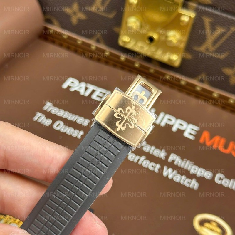 Dong-Ho-Patek-Philippe-Aquanaut-5167R-Che-Tac-Tinh-Chinh-Trong-Luong-124-Gram-May-Khac-40mm-5-1024x1024.jpg