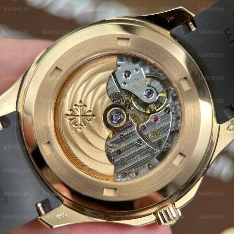 Dong-Ho-Patek-Philippe-Aquanaut-5167R-Che-Tac-Tinh-Chinh-Trong-Luong-124-Gram-May-Khac-40mm-16-1024x1024.jpg