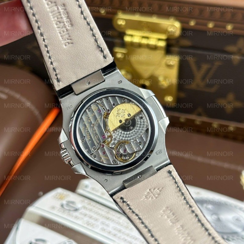 Dong-Ho-Patek-Philippe-Nautilus-5712-Rep-1-1-Mat-Xanh-Blue-Day-Da-May-Khac-Xuong-PPF-40mm-5-1024x1024.jpg