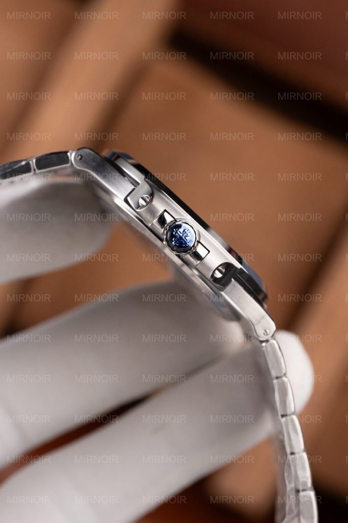 Dong-Ho-Patek-Philippe-Nautilus-5711-Tuy-Chinh-Mat-Xanh-Blue-May-Khac-Nha-May-BBF-40mm-10-683x1024.jpg