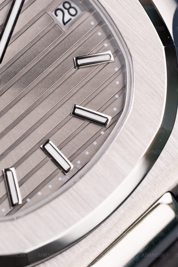 Dong-Ho-Patek-Philippe-Nautilus-5711-Replica-11-Mat-Xam-Day-Da-Tinh-Chinh-Xuong-BBF-40mm-6-683x1024.jpg