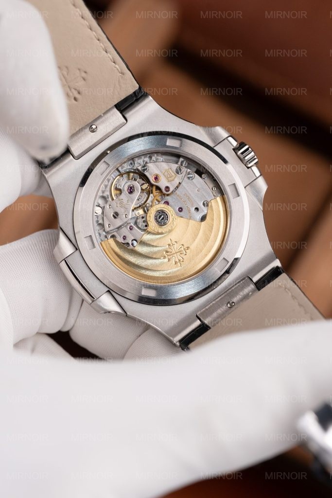 Dong-Ho-Patek-Philippe-Nautilus-5711-Replica-11-Mat-Xam-Day-Da-Tinh-Chinh-Xuong-BBF-40mm-9-683x1024.jpg