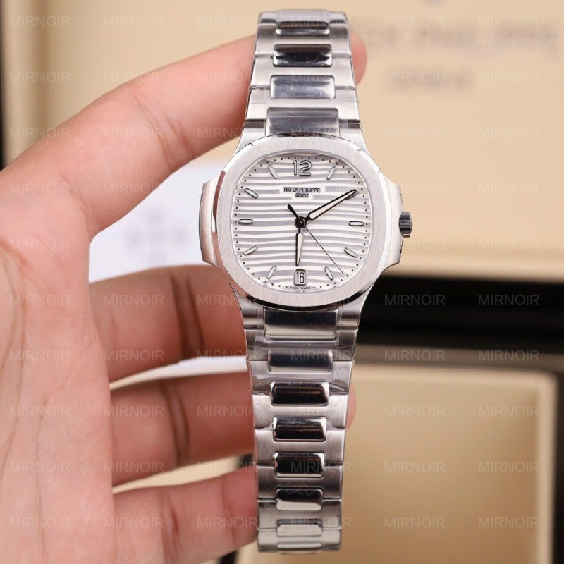 Dong-Ho-Patek-Philippe-Nautilus-7118-Fake-Cao-Cap-Mat-Trang-May-Co-Thuy-Sy-Nha-May-GR-35-2-1024x1024.jpg