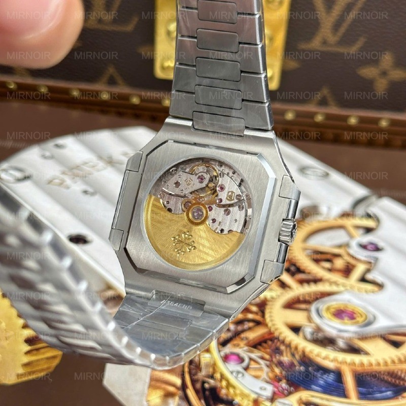 Dong-Ho-Patek-Philippe-Cubitus-5821-Mat-Xanh-La-Cay-Tinh-Chinh-Nha-May-45mm-3-1024x1024.jpg