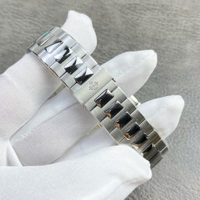 Dong-Ho-Patek-Philippe-Nautilus-5726-Replica-11-May-Co-Tu-Dong-Thuy-Sy-40-2-1024x1024.jpg
