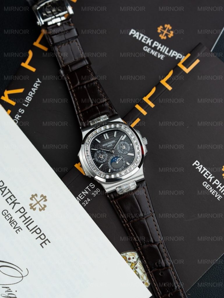 Dong-Ho-Patek-Philippe-Nautilus-5740-Rep-1-1-Mat-Xam-May-Co-Tu-Dong-Thuy-Sy-40mm-1-769x1024.jpg