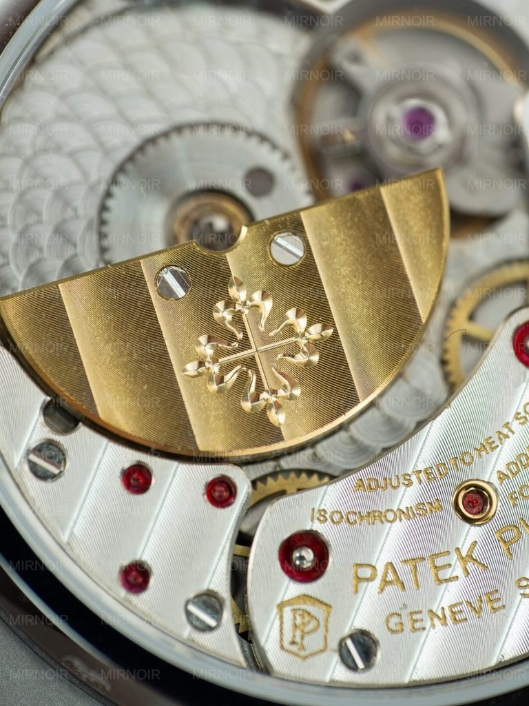 Dong-Ho-Patek-Philippe-Nautilus-5740-Replica-11-Mat-Xam-Vien-Dinh-Da-Baguette-40mm-5-768x1024.jpg