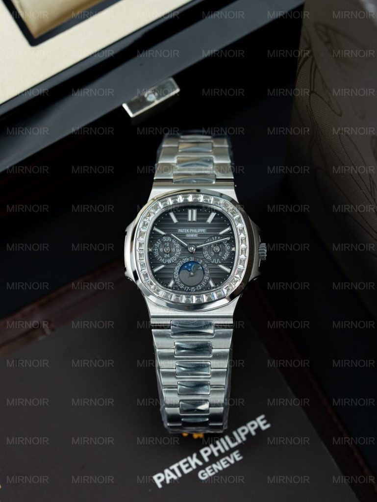 Dong-Ho-Patek-Philippe-Nautilus-5740-Replica-11-Mat-Xam-Vien-Dinh-Da-Baguette-40mm-16-769x1024.jpg
