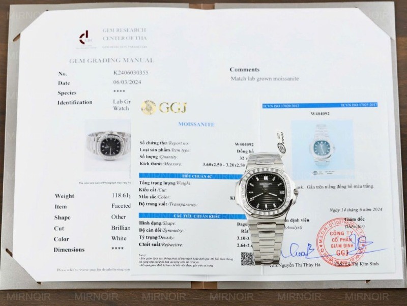 Dong-Ho-Patek-Philippe-Nautilus-5723-Che-Tac-Mat-Xam-Dinh-Kim-Cuong-Moissanite-Baguette-40mm-1-1024x770.jpg