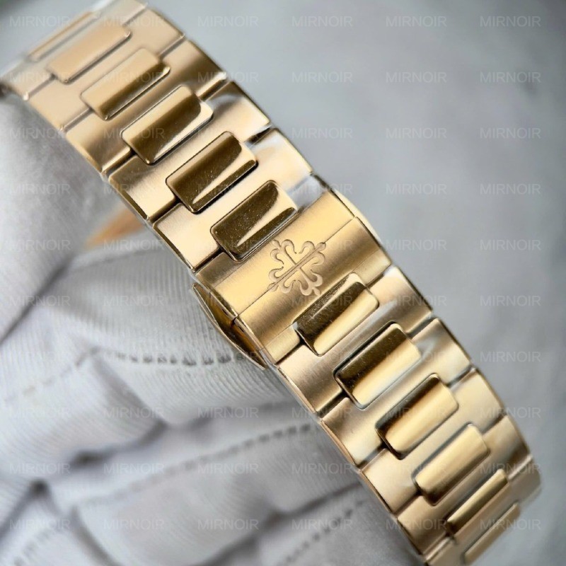 Dong-Ho-Patek-Philippe-Nautilus-7118-Replica-11-Mat-Trang-Vien-Dinh-Kim-Cuong-Moissanite-35-2-1024x1024.jpg