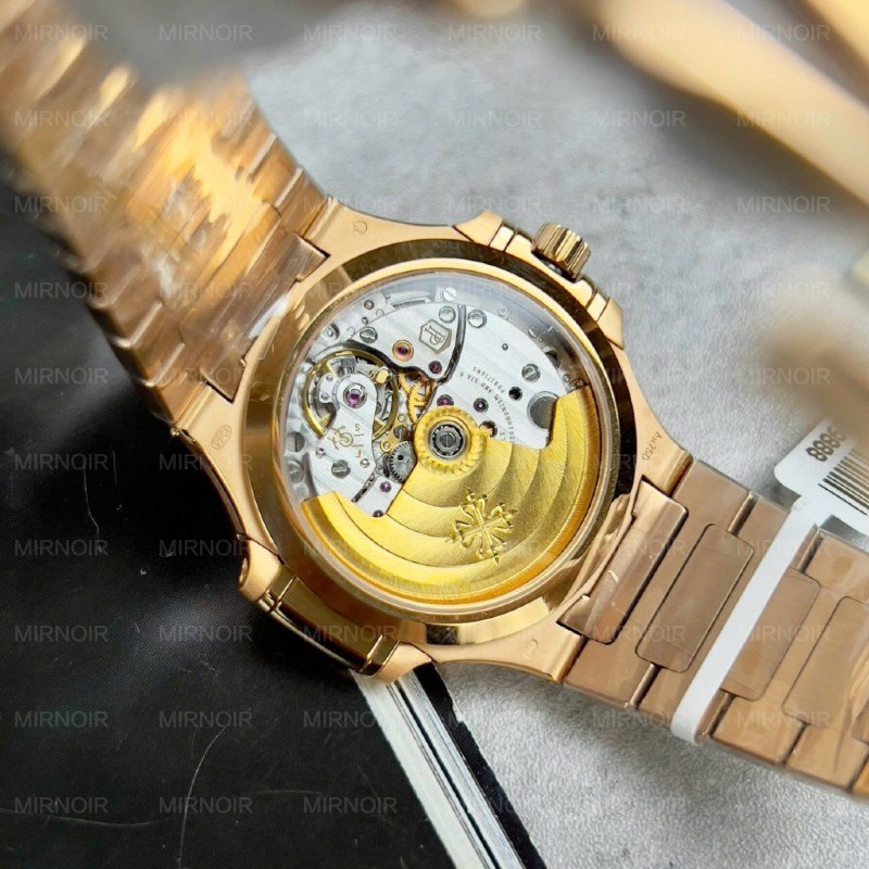 Dong-Ho-Patek-Philippe-Nautilus-7118-Replica-11-Mat-Trang-Vien-Dinh-Kim-Cuong-Moissanite-35-3-1024x1024.jpg