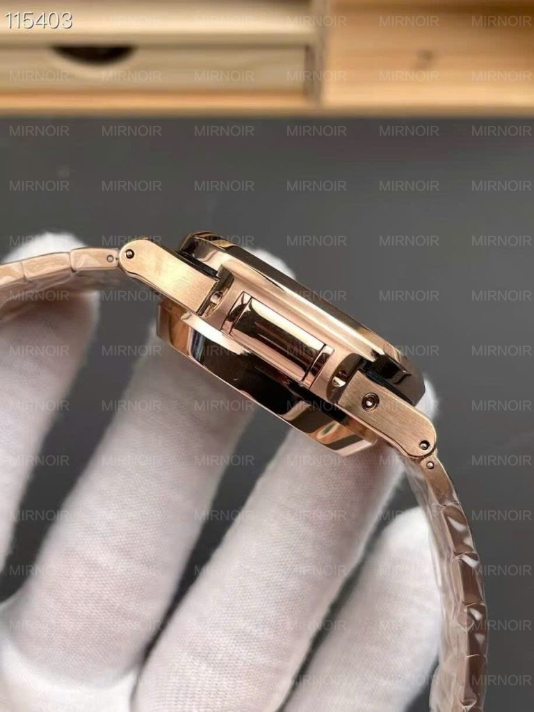 Dong-Ho-Patek-Philippe-Replica-11-Nautilus-5990-Mat-Xanh-Duong-Ma-Vang-Hong-40-4-768x1024.jpg
