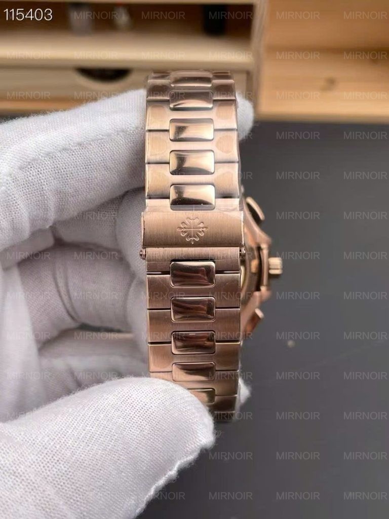 Dong-Ho-Patek-Philippe-Replica-11-Nautilus-5990-Mat-Xanh-Duong-Ma-Vang-Hong-40-8-768x1024.jpg