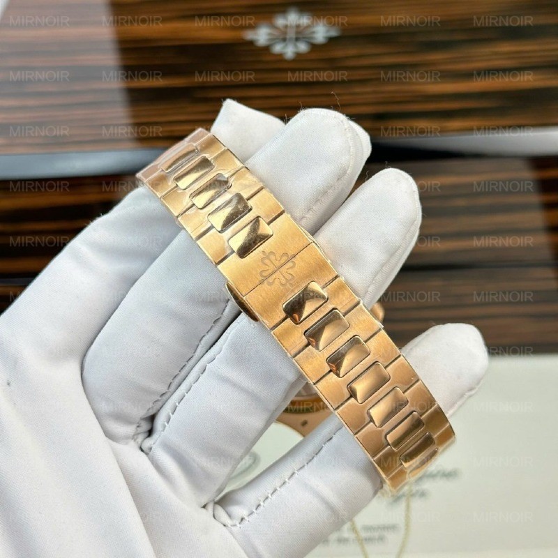 Dong-Ho-Patek-Philippe-Nautilus-5712R-Rep-11-Mat-Xam-Day-Kim-Loai-May-Khac-Xuong-PPF-40mm-2-1024x1024.jpg