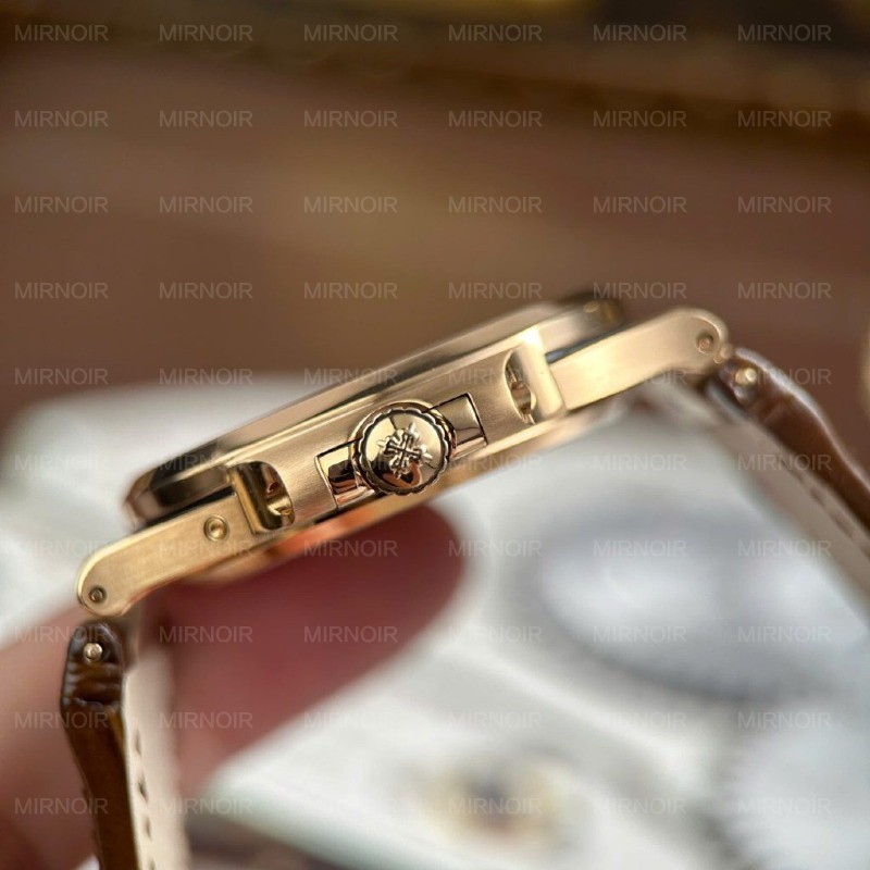Dong-Ho-Patek-Philippe-Nautilus-5712R-Che-Tac-Mat-Xam-Day-Da-Loi-May-Khac-Xuong-PPF-40mm-4-1024x1024.jpg