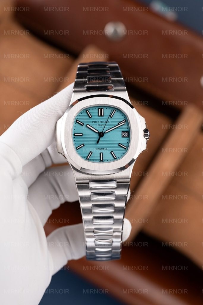 Dong-Ho-Patek-Philippe-Nautilus-5711-Che-Tac-Mat-Tiffany-May-Khac-Nha-May-BBF-40mm-1-683x1024.jpg
