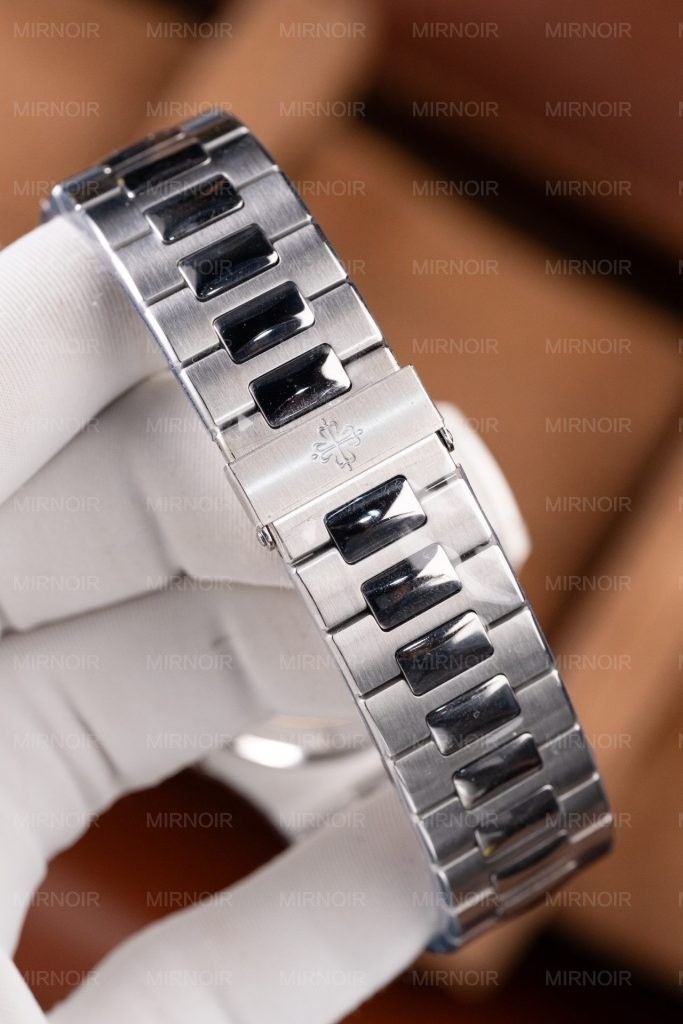 Dong-Ho-Patek-Philippe-Nautilus-5711-Che-Tac-Mat-Tiffany-May-Khac-Nha-May-BBF-40mm-11-683x1024.jpg