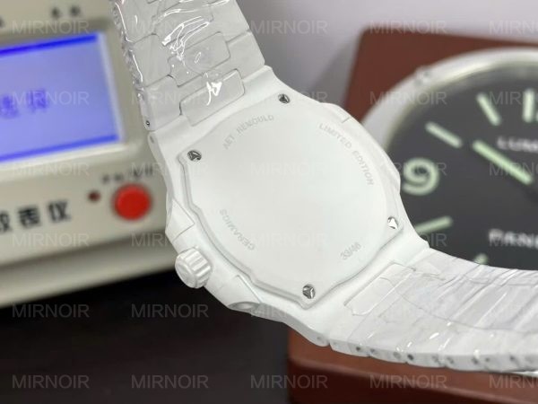 Dong-Ho-Patek-Philippe-Nautilus-5711-Che-Tac-Vo-Gom-Trang-Cao-Cap-Nhat-40mm-9-600x450.jpg