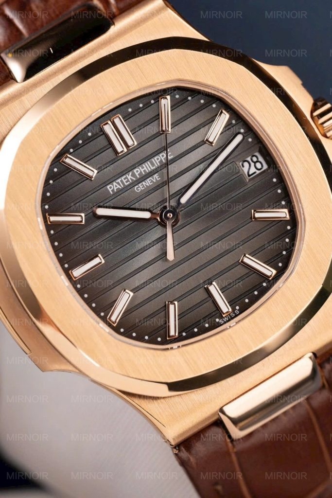 Dong-Ho-Patek-Philippe-Nautilus-5711R-Che-Tac-Mat-Xam-Day-Da-May-Khac-Xuong-BBF-40mm-5-683x1024.jpg