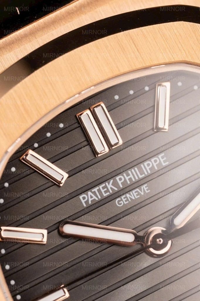 Dong-Ho-Patek-Philippe-Nautilus-5711R-Che-Tac-Mat-Xam-Day-Da-May-Khac-Xuong-BBF-40mm-6-682x1024.jpg