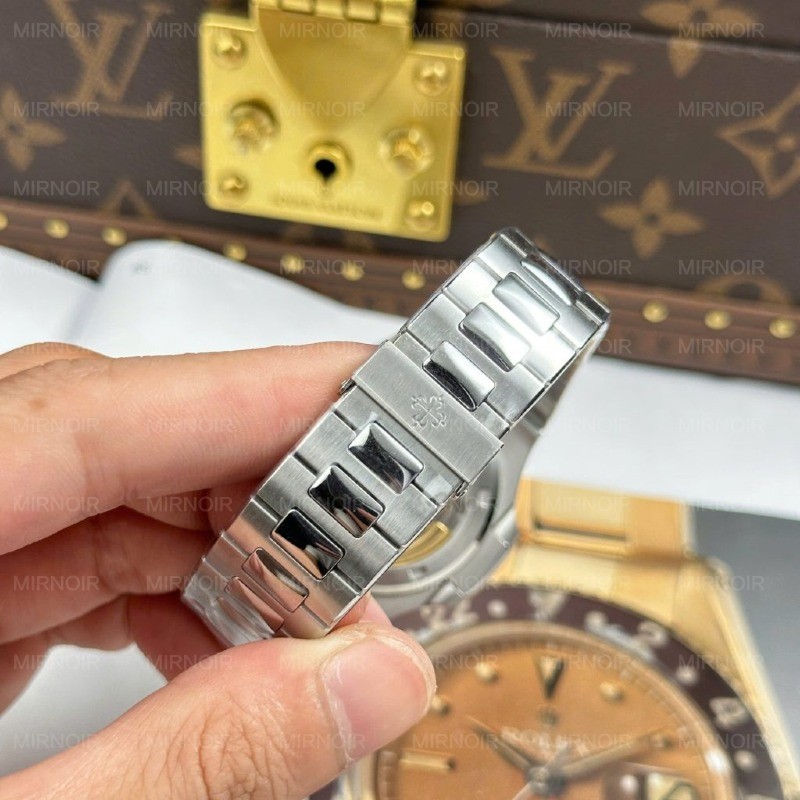 Dong-Ho-Patek-Philippe-Nautilus-5711-Rep-Cao-Cap-Mat-Xanh-La-Cay-May-Khac-Nha-May-BBF-40mm-3-1-1024x1024.jpg