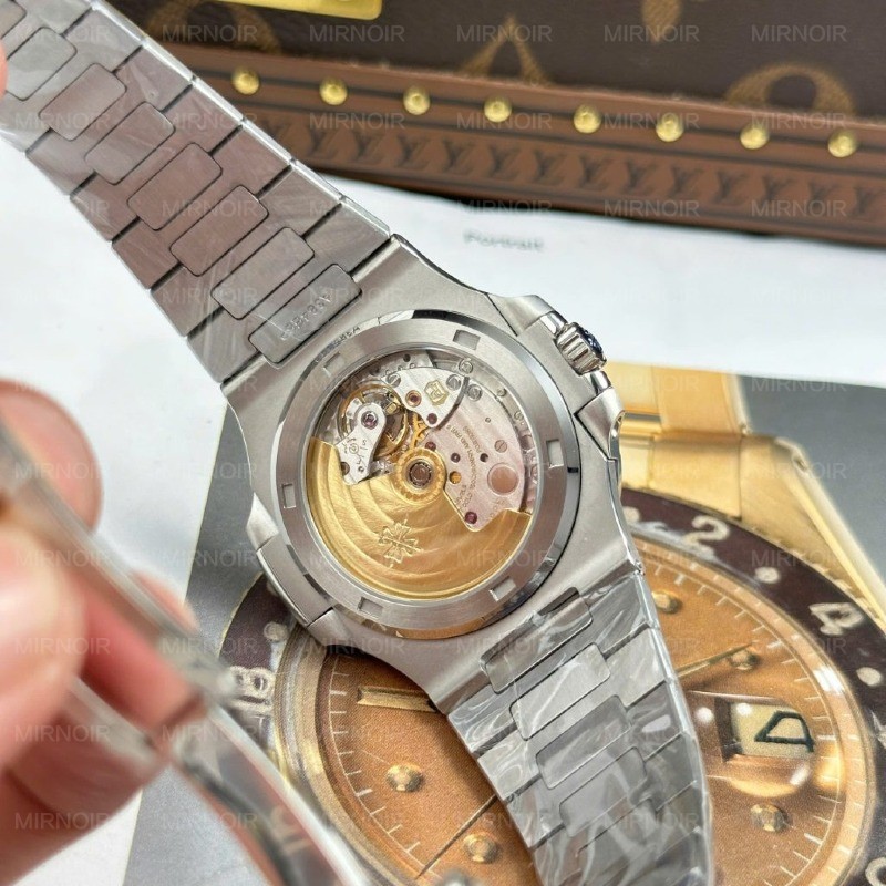 Dong-Ho-Patek-Philippe-Nautilus-5711-Rep-Cao-Cap-Mat-Xanh-La-Cay-May-Khac-Nha-May-BBF-40mm-4-1-1024x1024.jpg