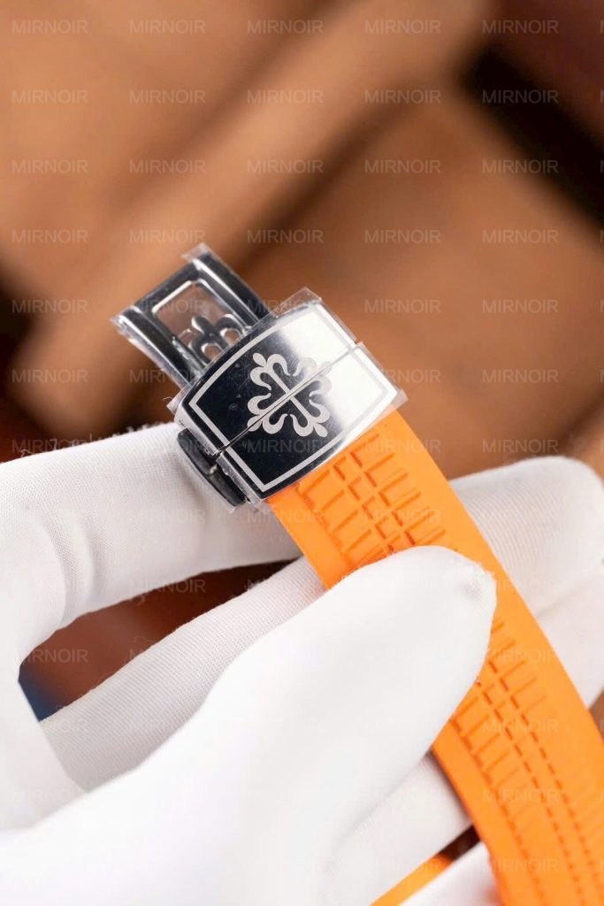 Dong-Ho-Patek-Philippe-Aquanaut-5167-Replica-11-Mat-Xam-Tinh-Chinh-Nha-May-40mm-13-683x1024.jpg