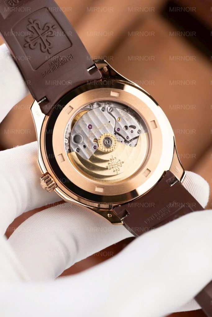 Dong-Ho-Patek-Philippe-Aquanaut-5167-Che-Tac-Mat-Nau-Tinh-Chinh-Nha-May-40mm-11-683x1024.jpg