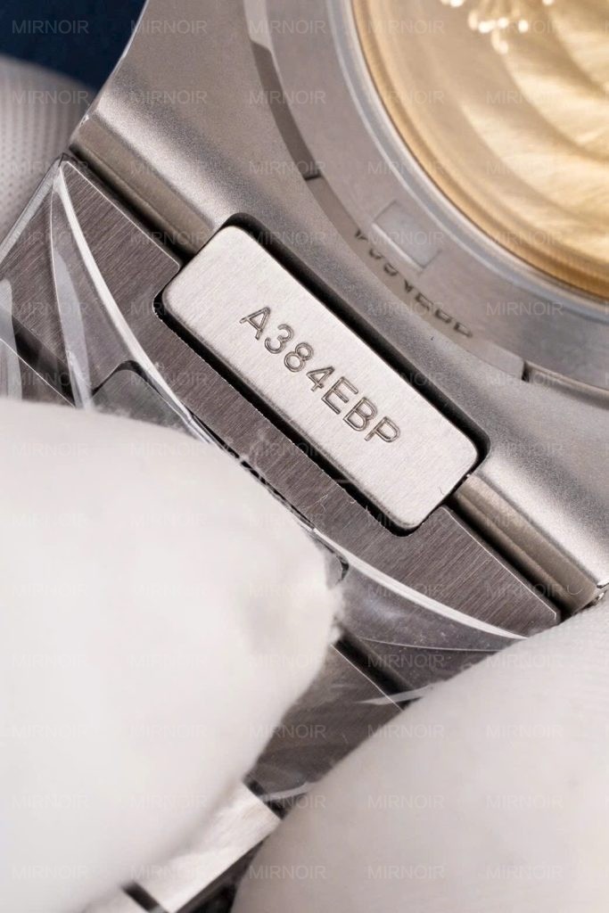 Dong-Ho-Patek-Philippe-Nautilus-5711-Replica-11-Ban-Ki-Niem-40-Nam-Tinh-Chinh-Nha-May-40mm-1-683x1024.jpg