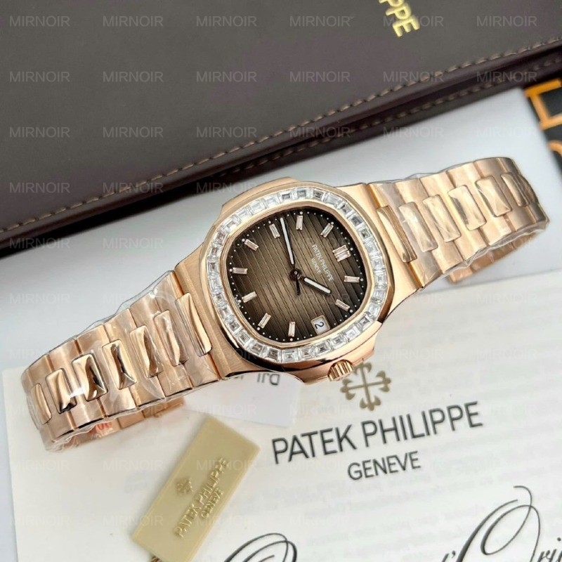 Dong-Ho-Patek-Philippe-Nautilus-5723-Mat-Nau-Che-Tac-Boc-Vang-18K-Dinh-Kim-Cuong-Tong-Hop-Baguette-40mm-2-1024x1024.jpg