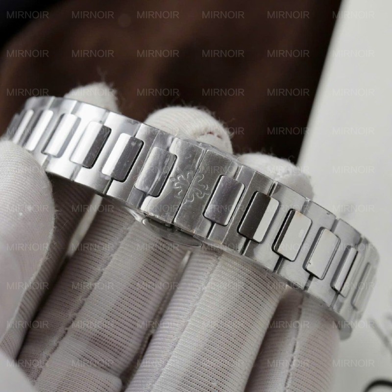 Dong-Ho-Patek-Philippe-Replica-11-Nautilus-7010R-Mat-Tim-Hong-Vien-Dinh-Da-Xuong-GR-32mm-9-1024x1024.jpg