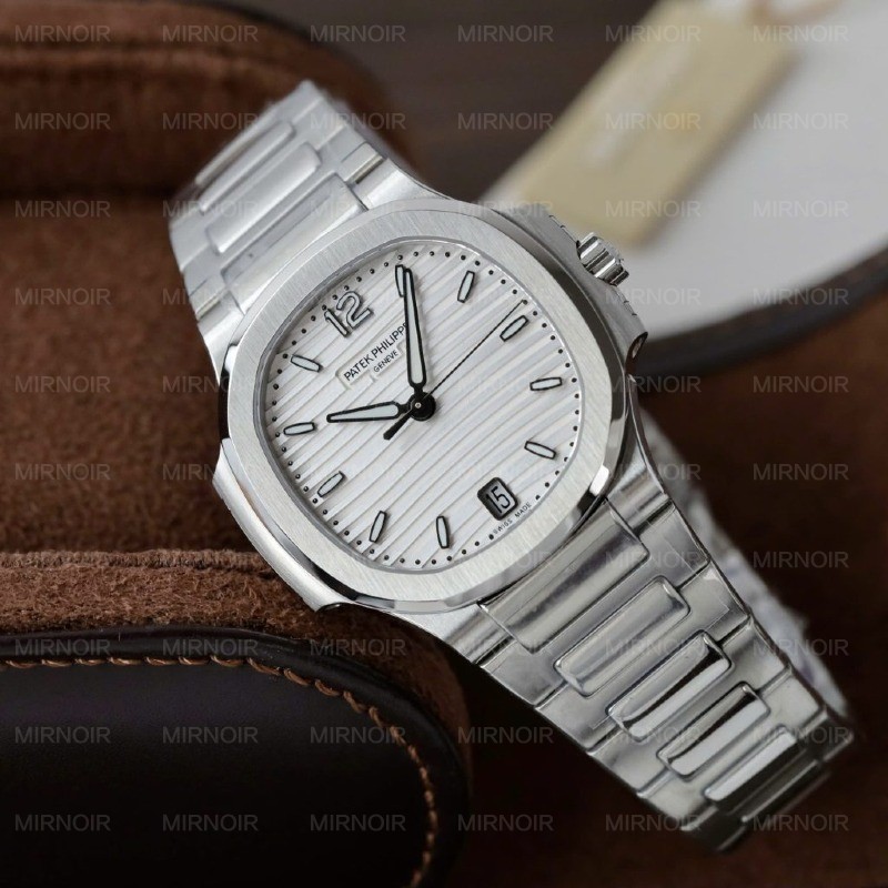 Dong-Ho-Patek-Philippe-Nu-Replica-11-Nautilus-7118-Mat-Trang-Day-Kim-Loai-Xuong-3K-35-2-1024x1024.jpg