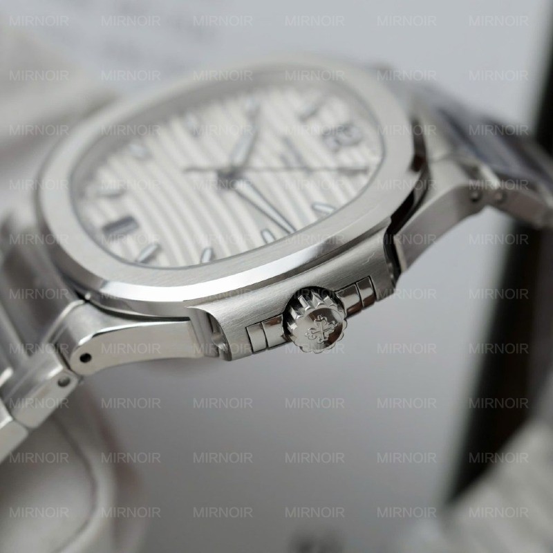 Dong-Ho-Patek-Philippe-Nu-Replica-11-Nautilus-7118-Mat-Trang-Day-Kim-Loai-Xuong-3K-35-9-1024x1024.jpg