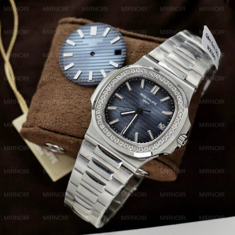 Dong-Ho-Patek-Philippe-Nautilus-5711-Mat-Xanh-Che-Tac-Vien-Dinh-Kim-Cuong-Tu-Nhien-40mm-3-1024x1024.jpg