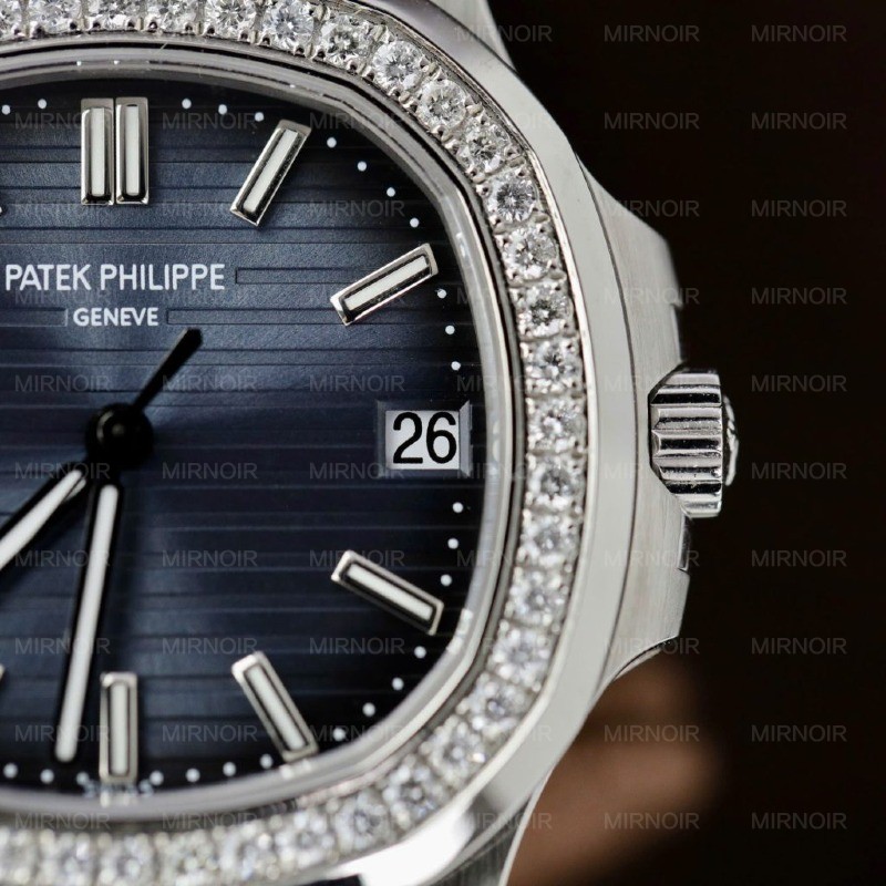 Dong-Ho-Patek-Philippe-Nautilus-5711-Mat-Xanh-Che-Tac-Vien-Dinh-Kim-Cuong-Tu-Nhien-40mm-4-1024x1024.jpg