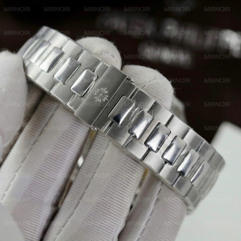 Dong-Ho-Patek-Philippe-Nautilus-5711-Mat-Xanh-Che-Tac-Vien-Dinh-Kim-Cuong-Tu-Nhien-40mm-6-1024x1024.jpg