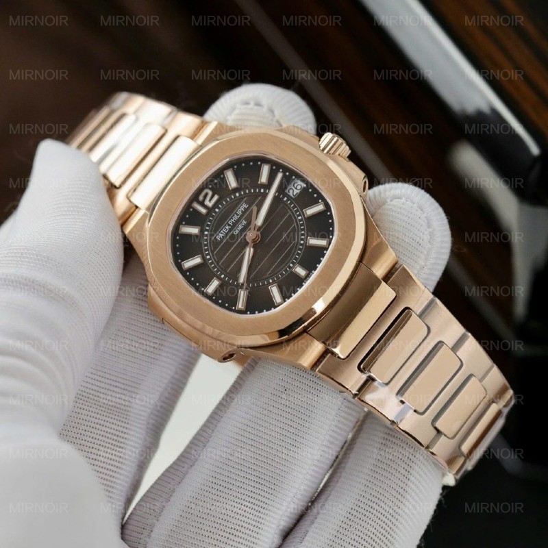 Dong-Ho-Patek-Philippe-Nautilus-7010-Nu-Mau-Vang-Hong-Mat-Den-Fake-Cao-Cap-32mm-2-1024x1024.jpg