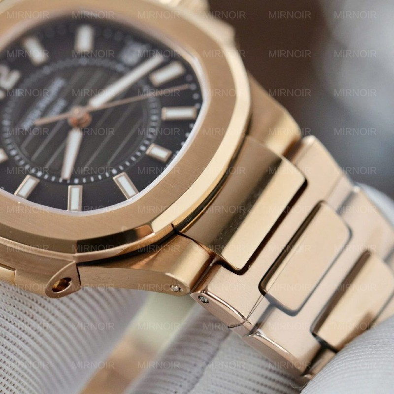 Dong-Ho-Patek-Philippe-Nautilus-7010-Nu-Mau-Vang-Hong-Mat-Den-Fake-Cao-Cap-32mm-5-1024x1024.jpg