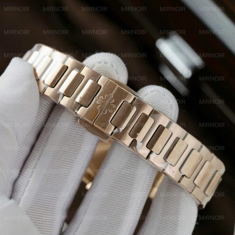 Dong-Ho-Patek-Philippe-Nautilus-7010-Nu-Mau-Vang-Hong-Mat-Den-Fake-Cao-Cap-32mm-8-1024x1024.jpg