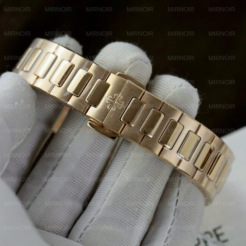 Dong-Ho-Patek-Philippe-Nu-Mat-Trang-Rep-11-Nautilus-7118-Boc-Vang-That-Dinh-Moissante-Xuong-3K-35mm-1-1024x1024.jpg
