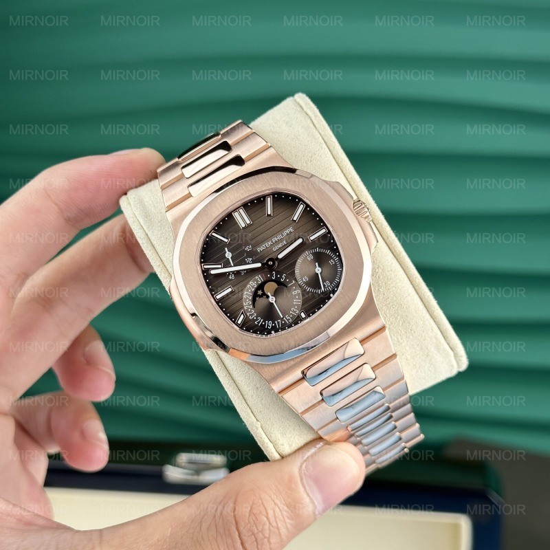 Dong-Ho-Patek-Philippe-Nautilus-5712R-Che-Tac-Boc-Vang-Tinh-Chinh-May-40mm-6.jpg