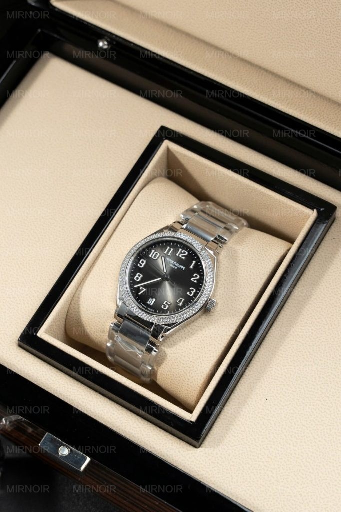 Dong-Ho-Patek-Philippe-Replica-11-Twenty-4-7300-Mat-Xam-Day-Kim-Loai-36mm-4-683x1024.jpg
