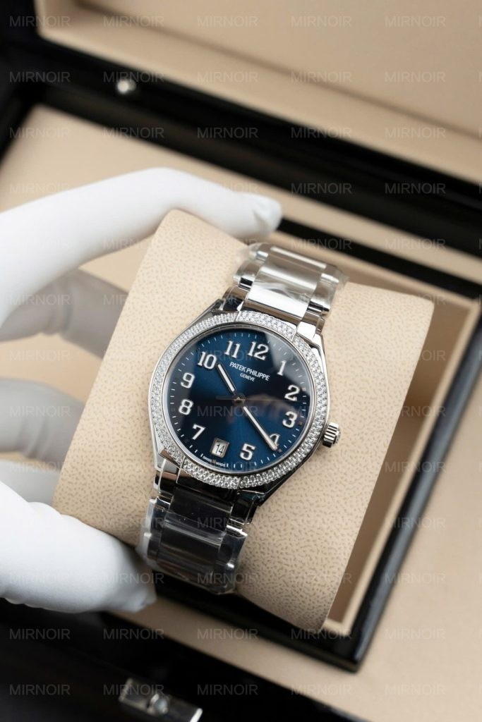 Dong-Ho-Patek-Philippe-Twenty-4-7300-Replica-11-Mat-Xanh-Blue-Day-Kim-Loai-36mm-2-683x1024.jpg