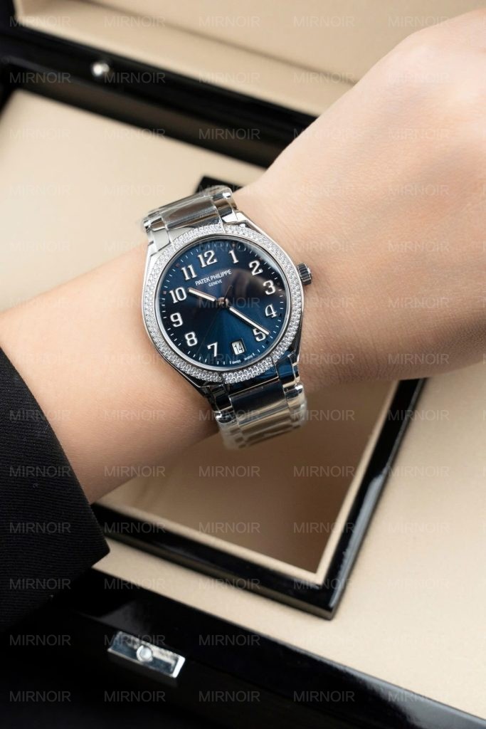 Dong-Ho-Patek-Philippe-Twenty-4-7300-Replica-11-Mat-Xanh-Blue-Day-Kim-Loai-36mm-8-683x1024.jpg