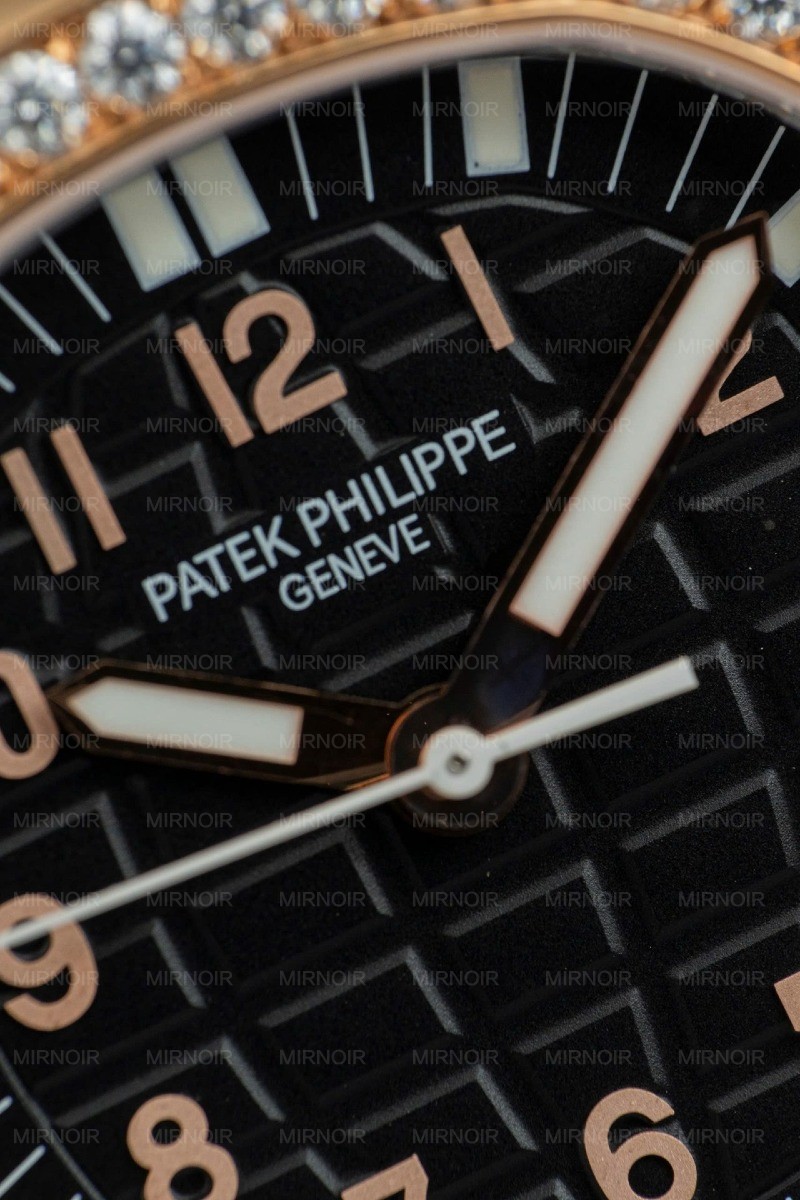 Dong-Ho-Nu-Patek-Philippe-Aquanaut-5067-Dinh-Moissanite-Nha-May-PPF-Che-Tac-356mm-6.jpg