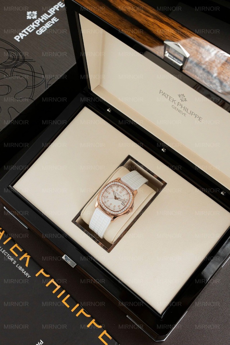Dong-Ho-Nu-Patek-Philippe-Aquanaut-5067-Che-Tac-Dinh-Moissanite-Nha-May-PPF-356mm-2.jpg