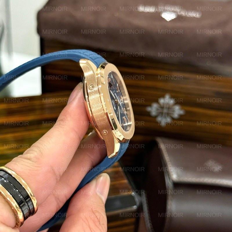 Dong-Ho-Patek-Philippe-Aquanaut-5261R-Mau-Xanh-Duong-Replica-Cao-Cap-Nhat-40mm-9.jpg