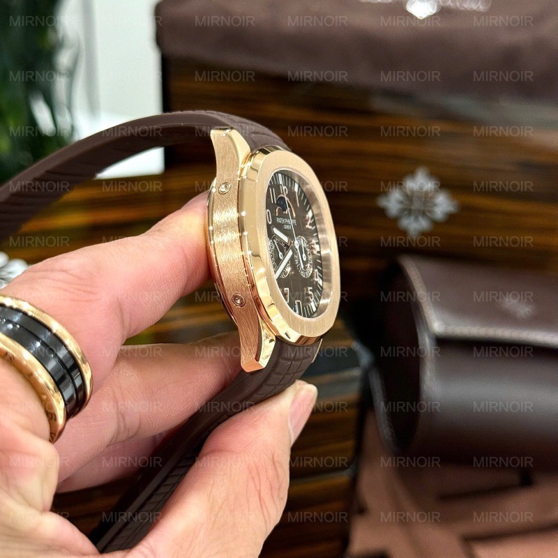 Dong-Ho-Patek-Philippe-Aquanaut-5261R-Mat-So-Chocolate-Replica-Cao-Cap-Nhat-40mm-5.jpg