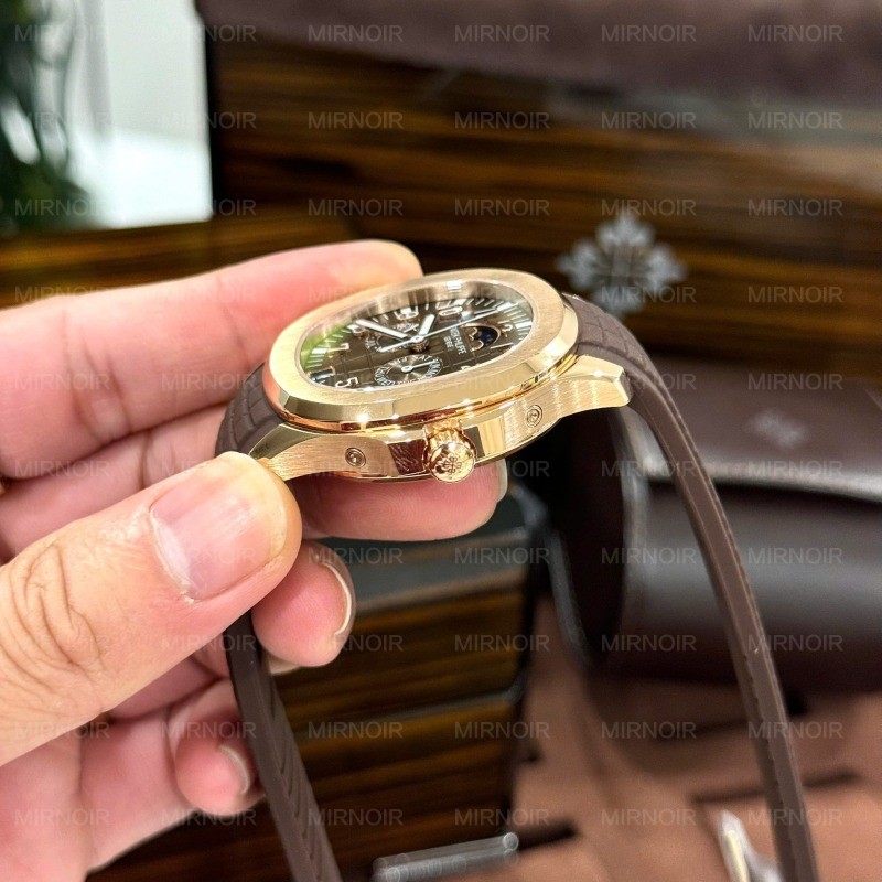 Dong-Ho-Patek-Philippe-Aquanaut-5261R-Mat-So-Chocolate-Replica-Cao-Cap-Nhat-40mm-9.jpg